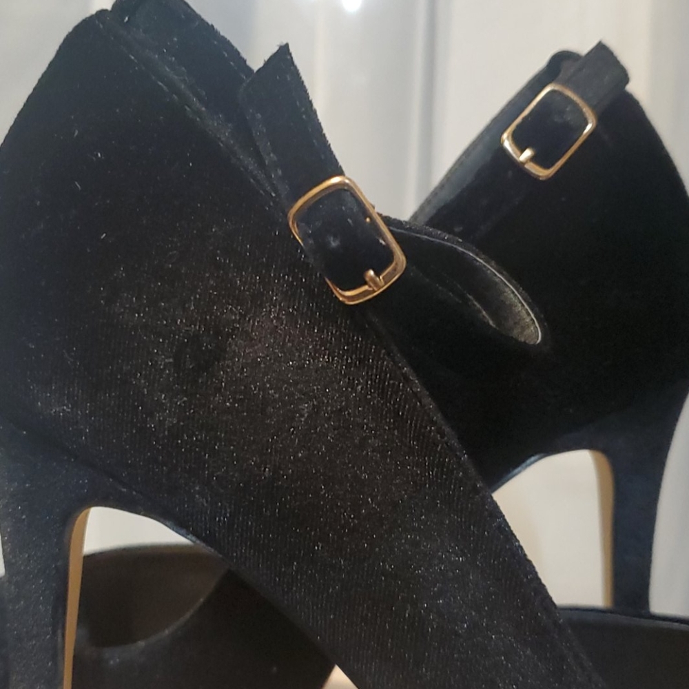 Midnight Heels - Picture 6 of 8